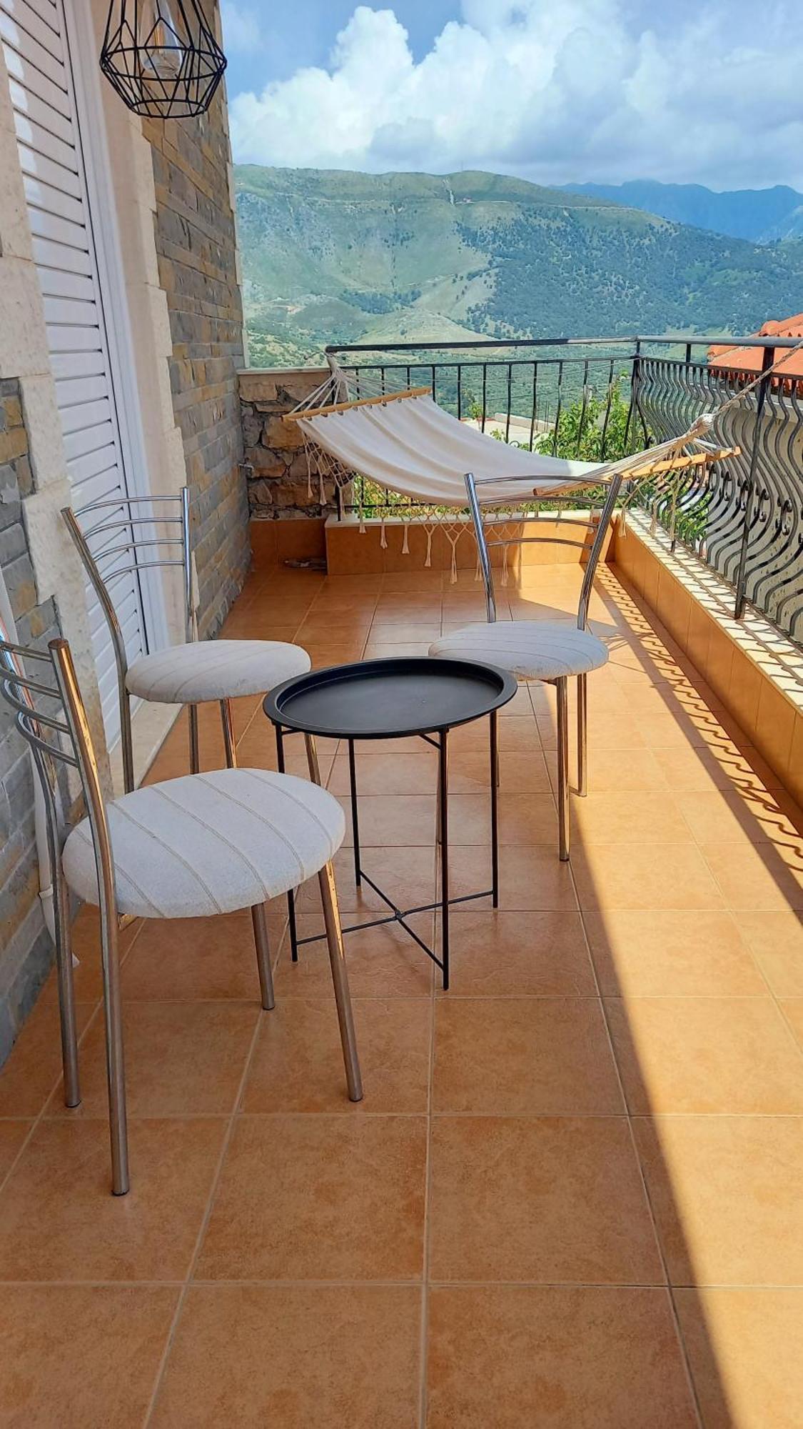 Amphora Guesthouse Химар Стая снимка